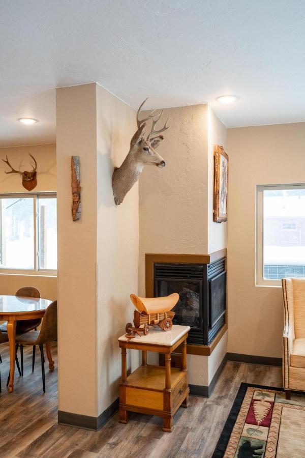 Wagon Wheel Hotel West Yellowstone Exteriér fotografie